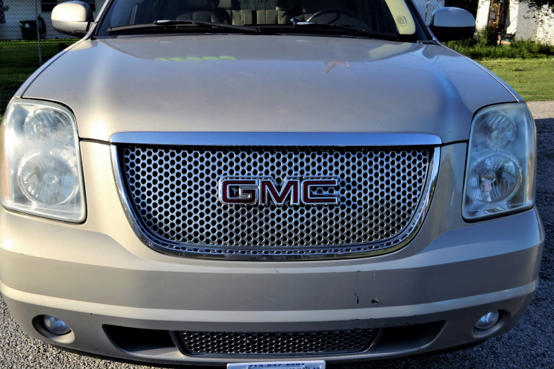 concession-auto-CUEBRIS-min_gmc-yukon-truck-grill-2828425